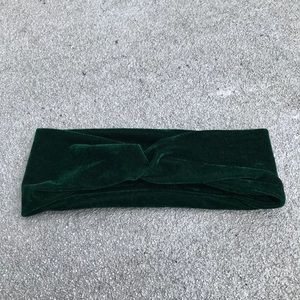 Urban Outfitters Accessories - π΅ Emerald Green Velvet Headband π΅ Urban Outfitters Accessories - π΅ Emerald Green Velvet Headband π΅